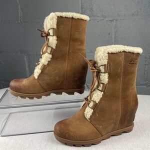 Sorel Joan of Arctic Wedge Suede Brown Tan and Cream Fur Women’s size 9